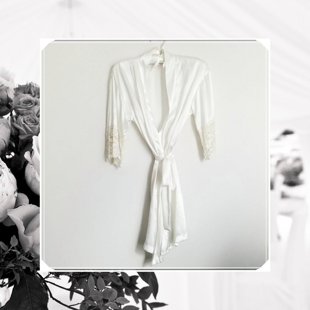 White vintage robe, bridal robe, intimates